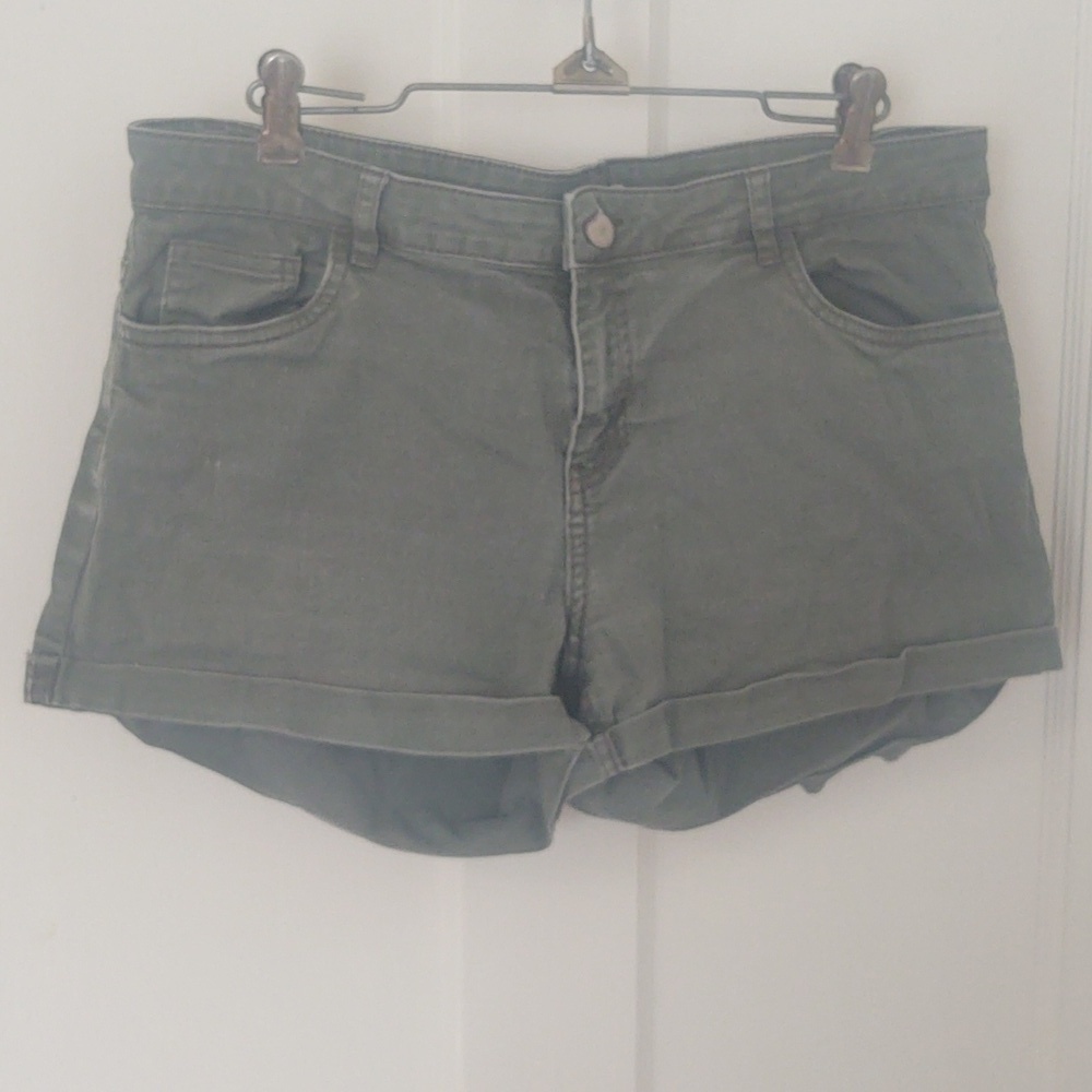 H&M Army Green Shorts Sz 12